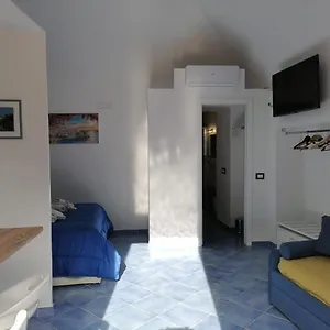 Donna Rosalia , Amalfi Italia